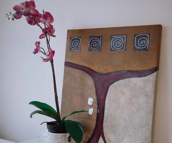 Апартаменты Smithfield Square Nest Entire